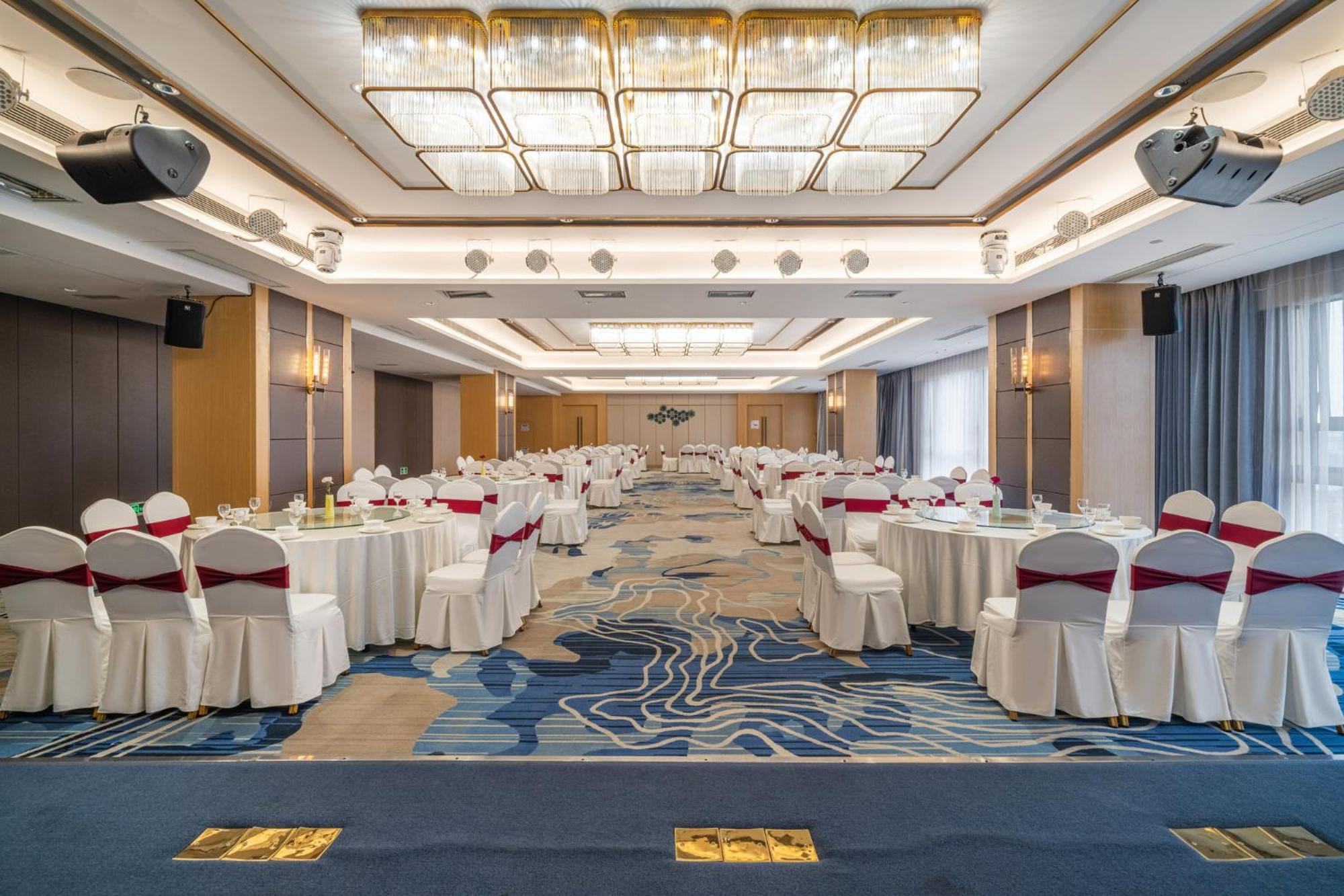 Holiday Inn Express Chengdu Tianhe By Ihg Pixian Exteriör bild