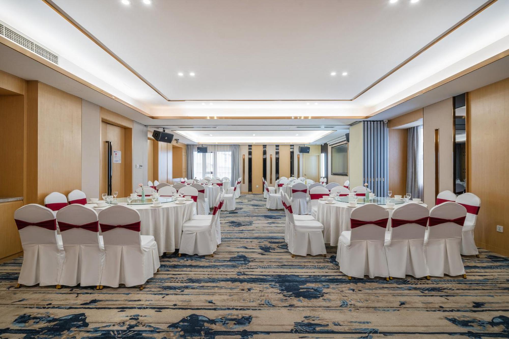 Holiday Inn Express Chengdu Tianhe By Ihg Pixian Exteriör bild